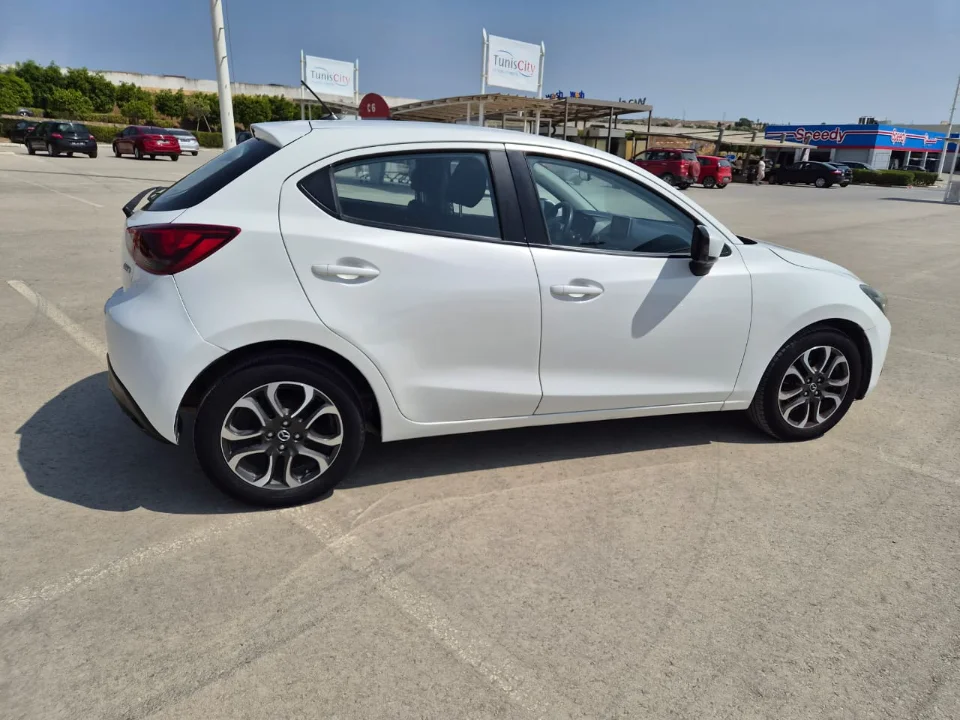 Mazda MAZDA2 - Photo 6