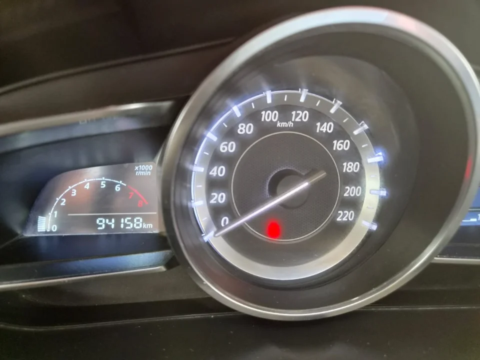 Mazda MAZDA2 - Photo 2