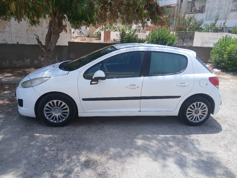 Peugeot 207 - Photo 5