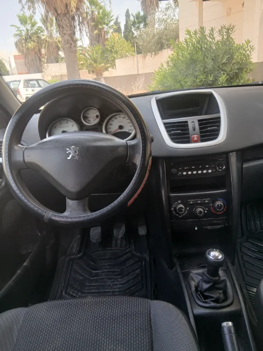 Peugeot 207 - Photo 2