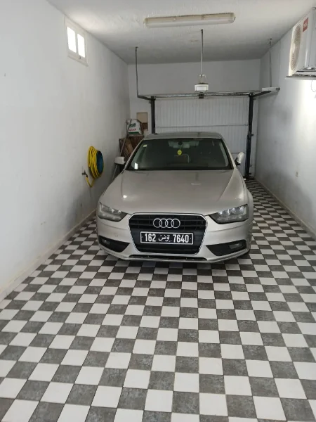 Audi A4 - Audi A4 2012 Essence
