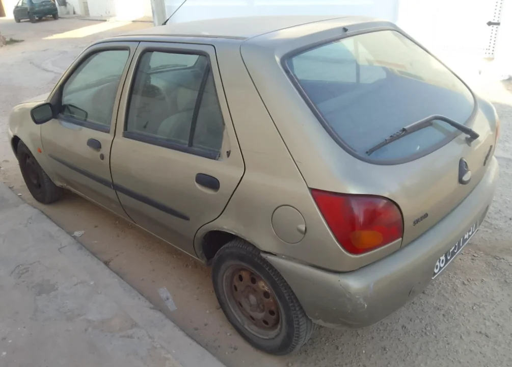 Ford FIESTA - Photo 5