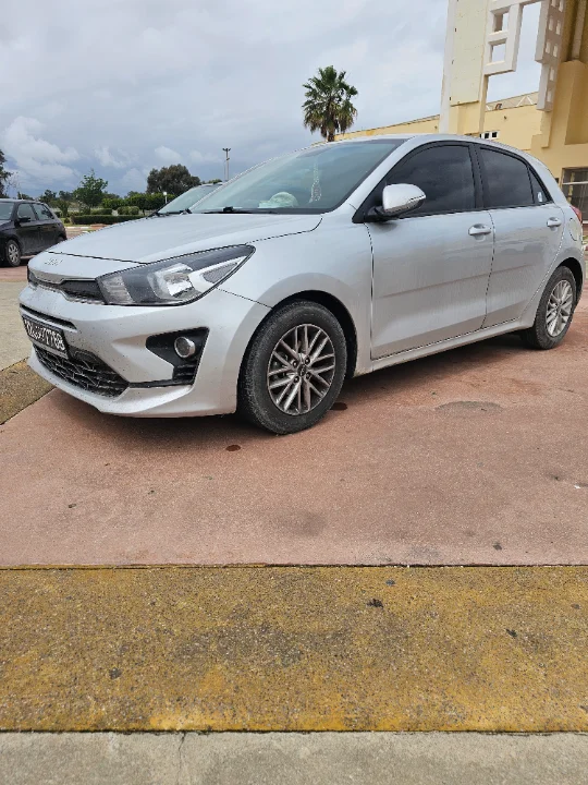Kia RIO - Photo 6
