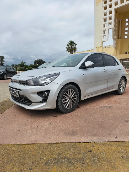 Kia RIO - Photo 8