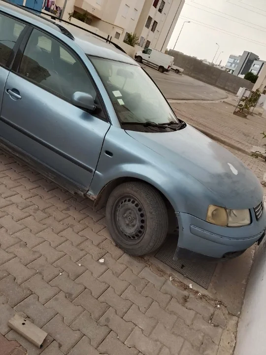 Volkswagen Passat - Photo 2