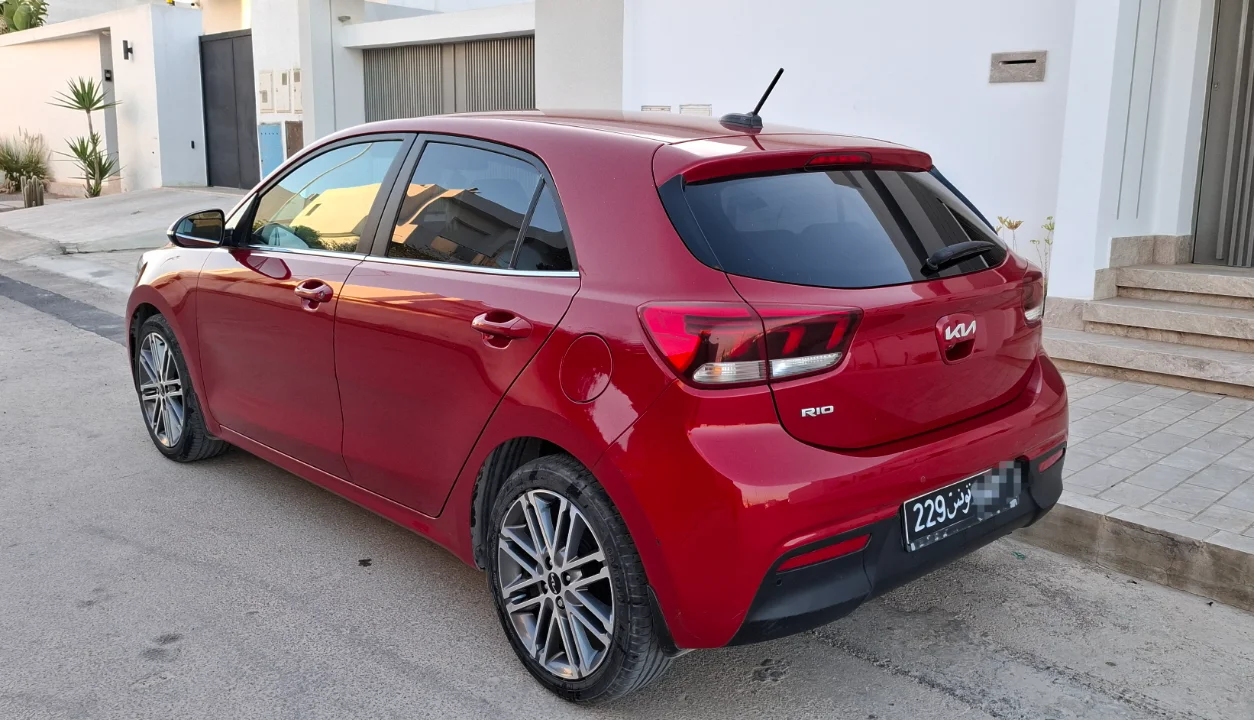 Kia RIO - Photo 9