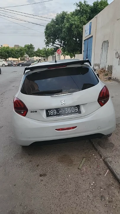 Peugeot 208 - Photo 4