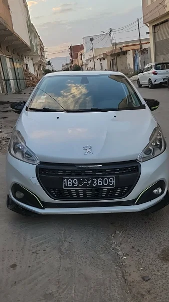 Peugeot 208 2016 Essence