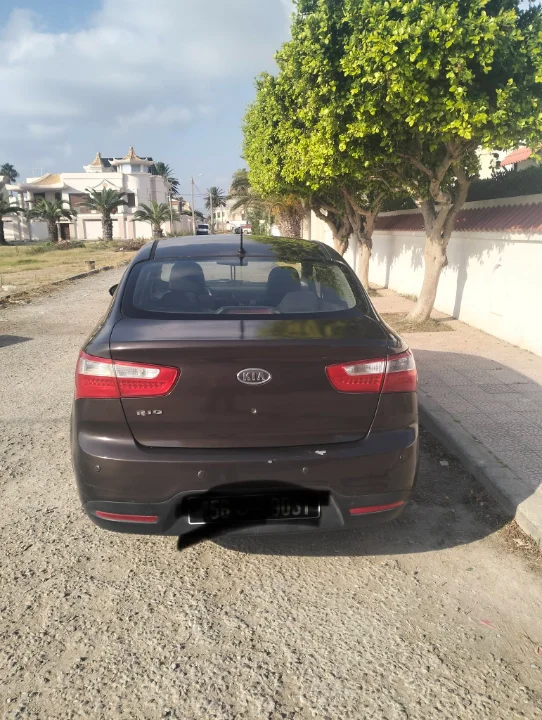 Kia RIO - Photo 4