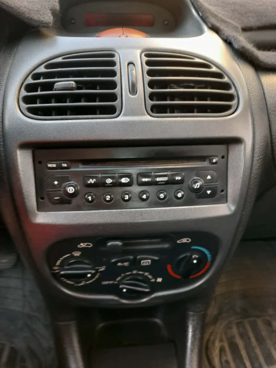 Peugeot 206 - Photo 4