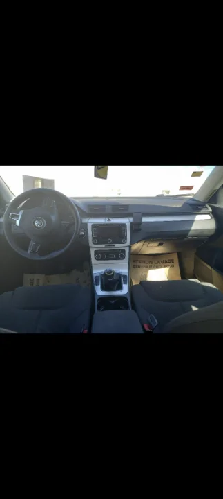 Volkswagen Passat - Photo 2