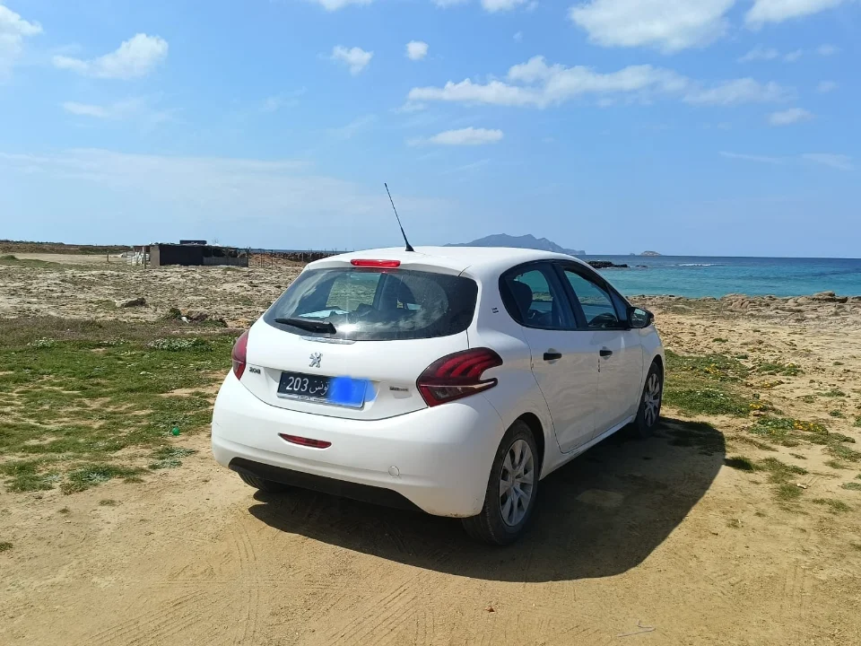 Peugeot 208 - Photo 3