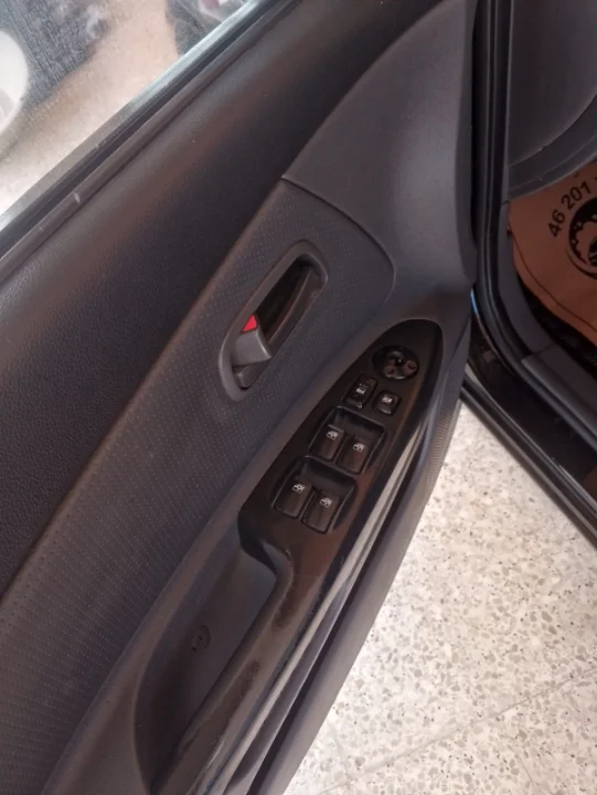 Kia RIO - Photo 4