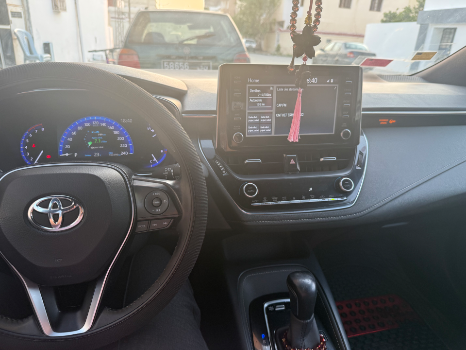 Toyota Corolla - Photo 3