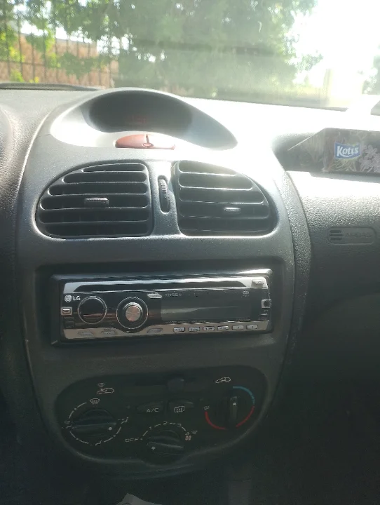 Peugeot 206 - Photo 4