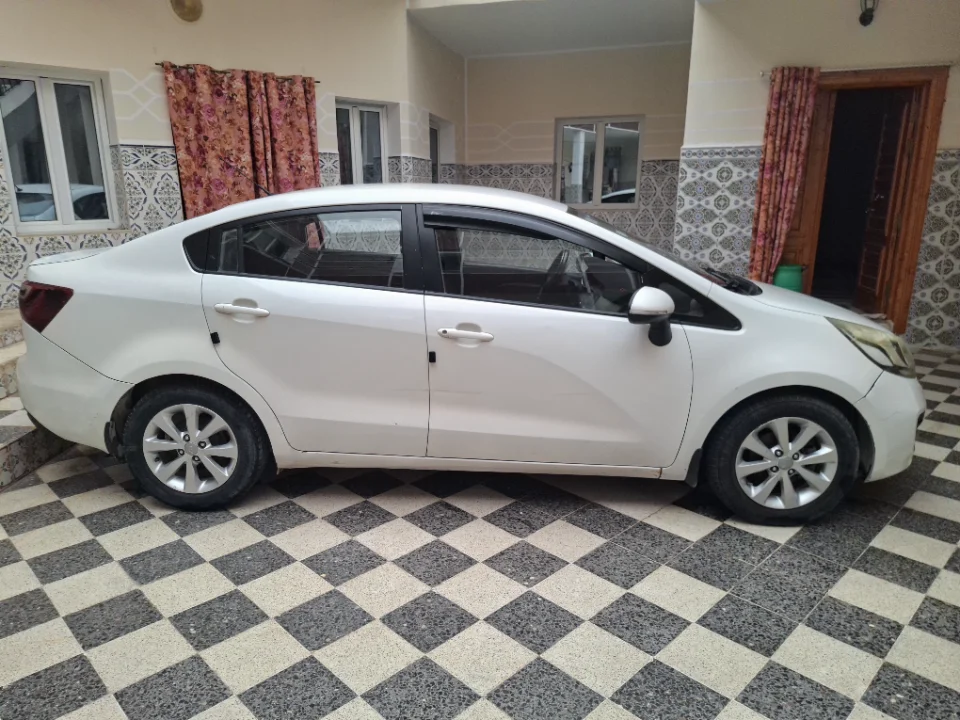 Kia RIO - Photo 7