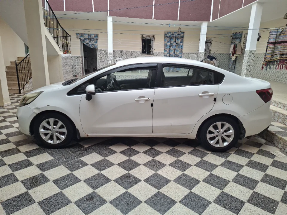 Kia RIO - Photo 6