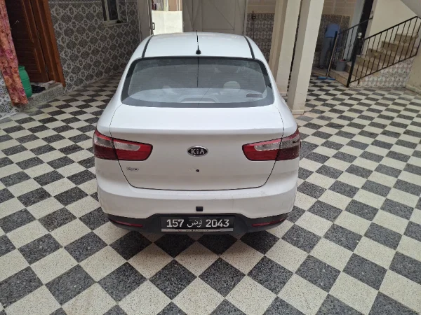 Kia RIO - Photo 5