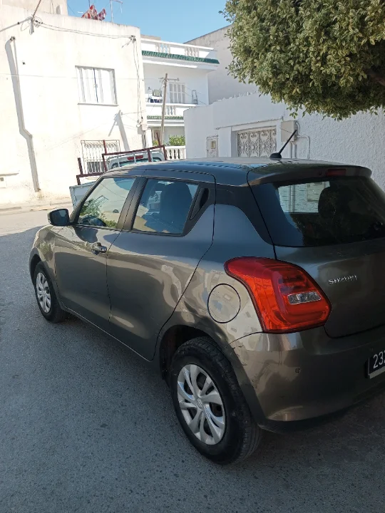 Suzuki Swift - Photo 5