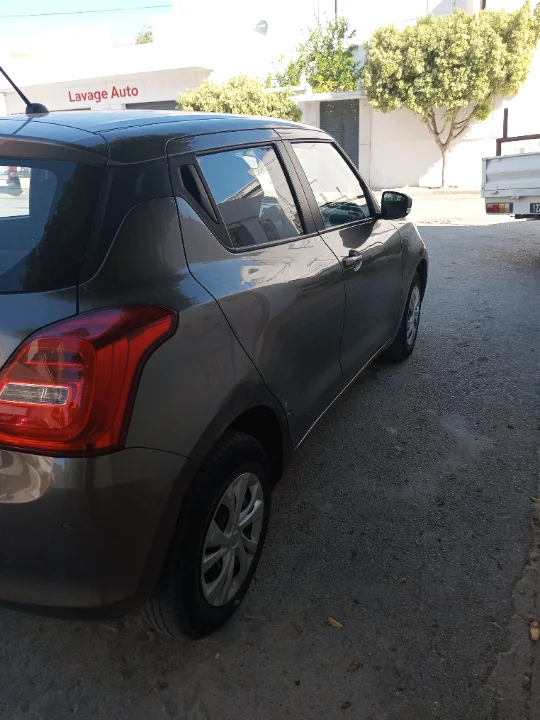 Suzuki Swift - Photo 4