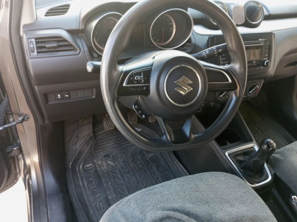 Suzuki Swift - Photo 3