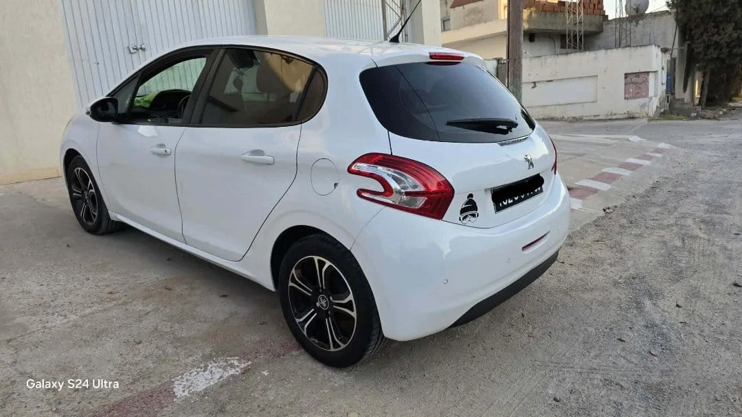 Peugeot 208 - Photo 7