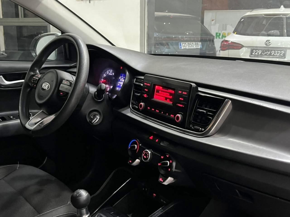 Kia RIO - Photo 6