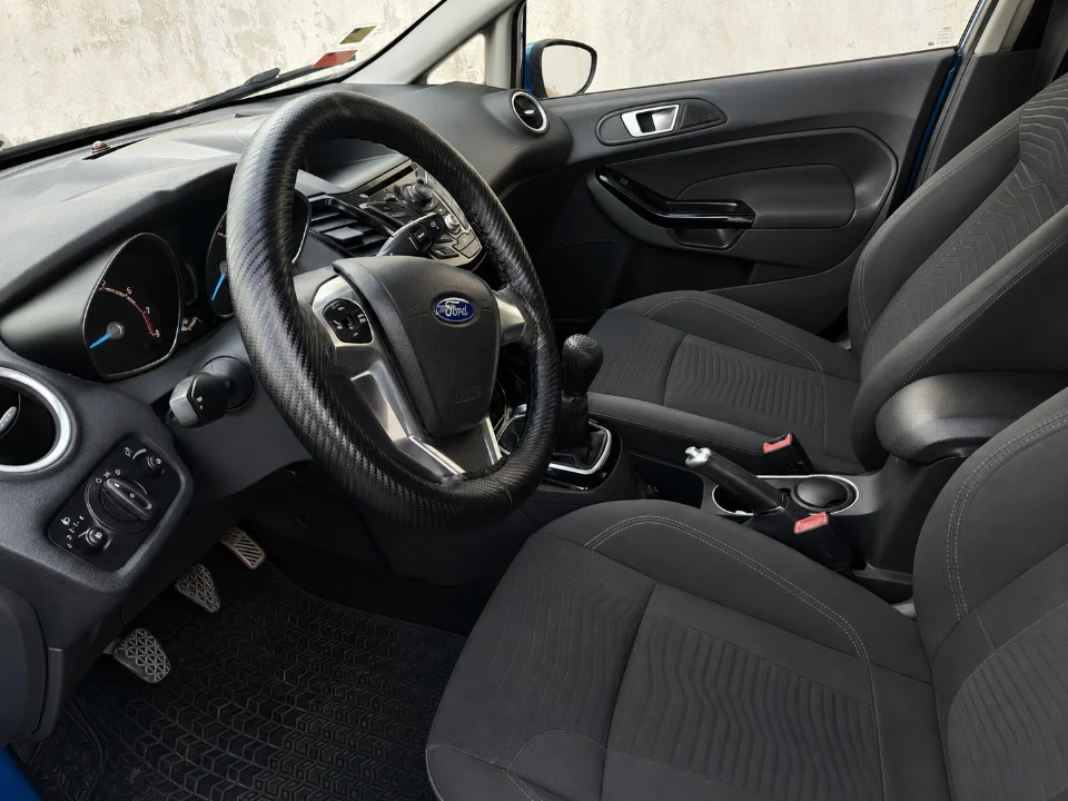 Ford FIESTA - Photo 5