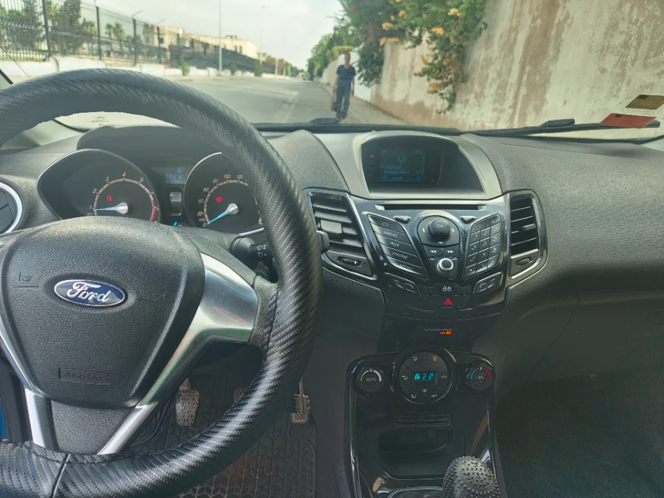 Ford FIESTA - Photo 3