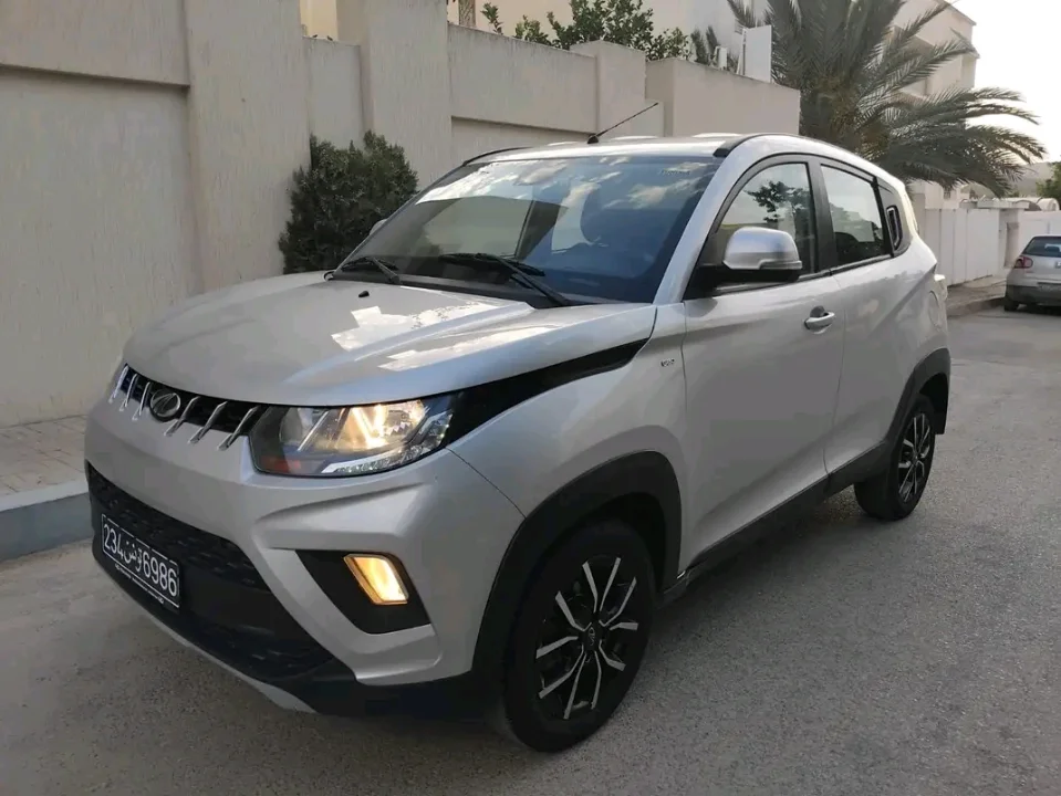 Mahindra KUV 100 - Photo 8