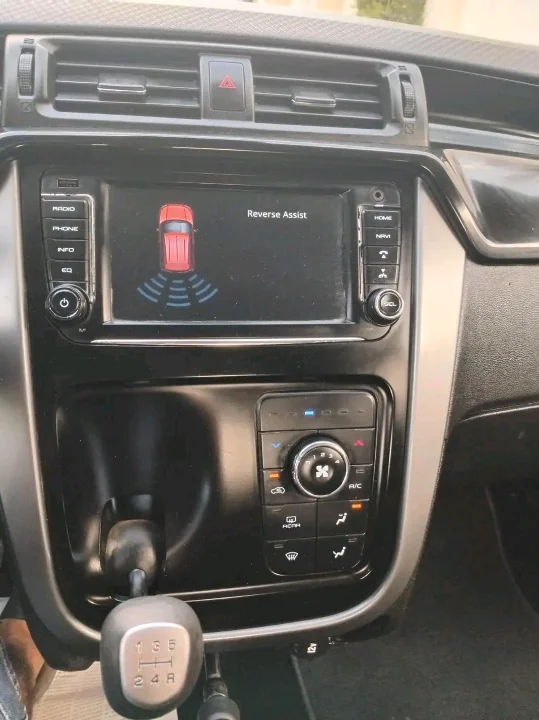 Mahindra KUV 100 - Photo 3