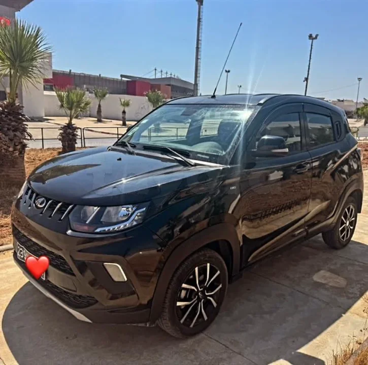Mahindra KUV 100 - Photo 4