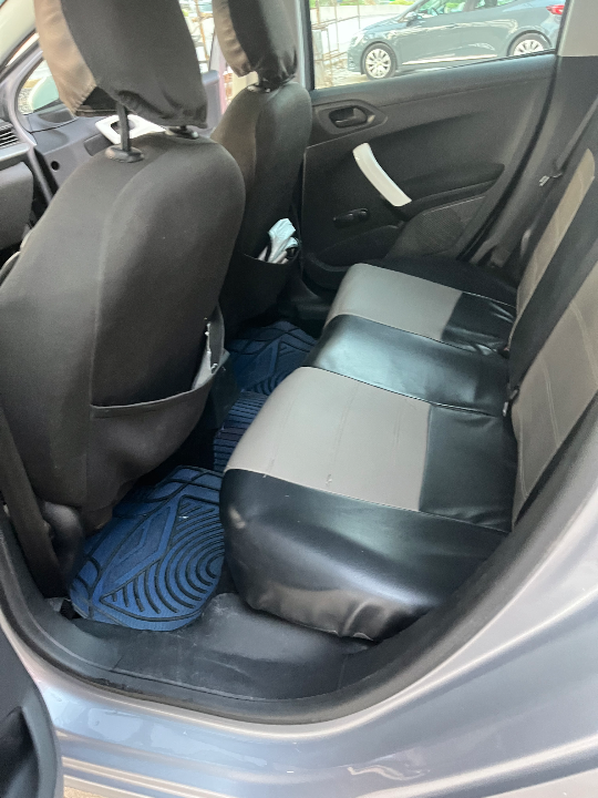 Peugeot 208 - Photo 6