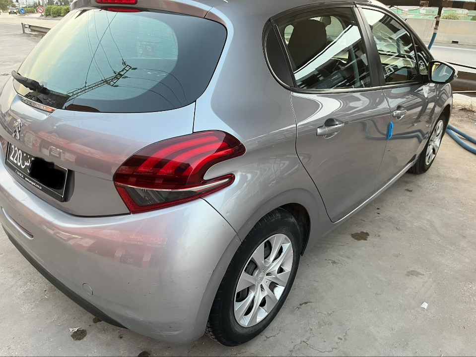 Peugeot 208 - Photo 4