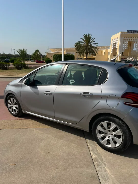 Peugeot 208 - Photo 7