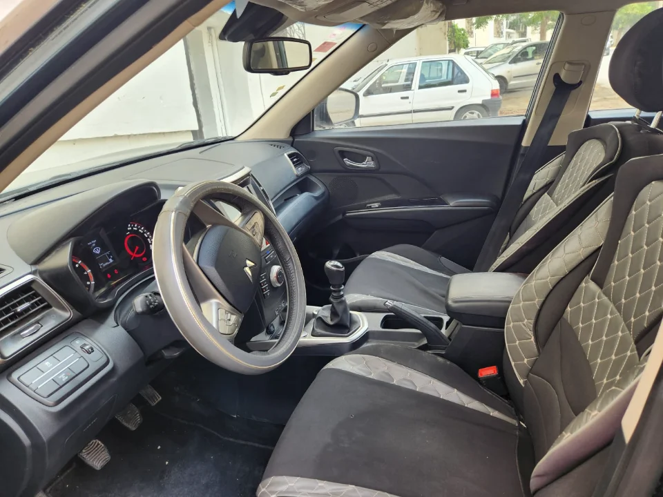 Mahindra XUV 300 - Photo 3