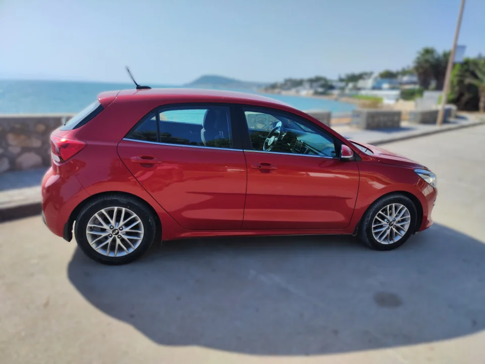 Kia RIO - Photo 9