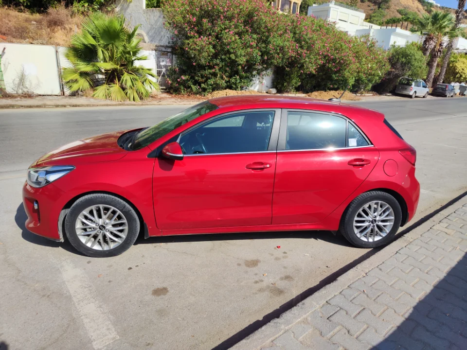 Kia RIO - Photo 8