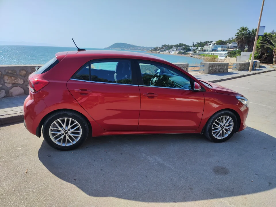 Kia RIO - Photo 6
