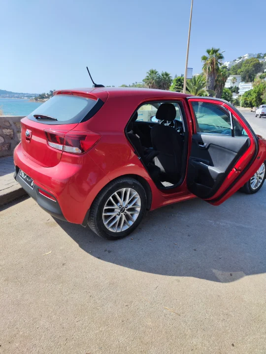 Kia RIO - Photo 5