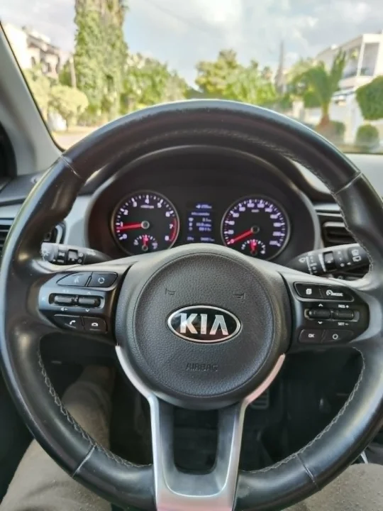 Kia RIO - Photo 3