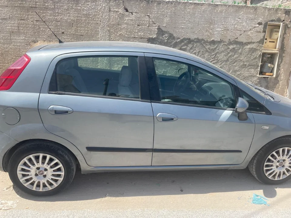 Fiat GRANDE PUNTO - Photo 10