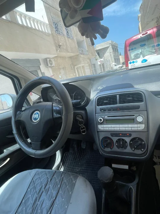 Fiat GRANDE PUNTO - Photo 4