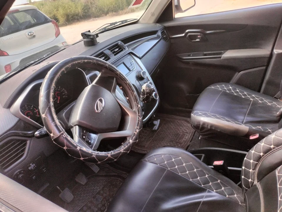 Mahindra KUV 100 - Photo 3
