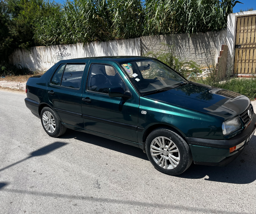Volkswagen Vento - Photo 6