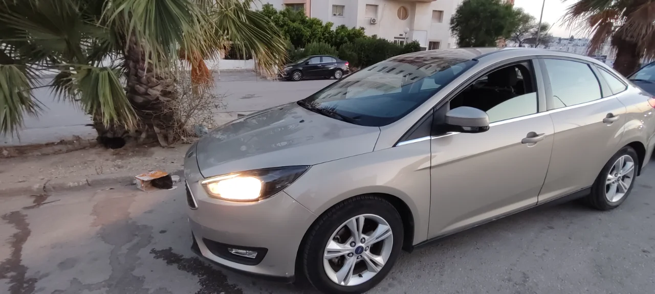 Ford FOCUS - Photo 4