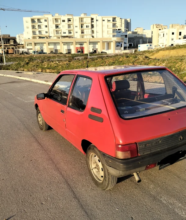 Peugeot 205 - Photo 11