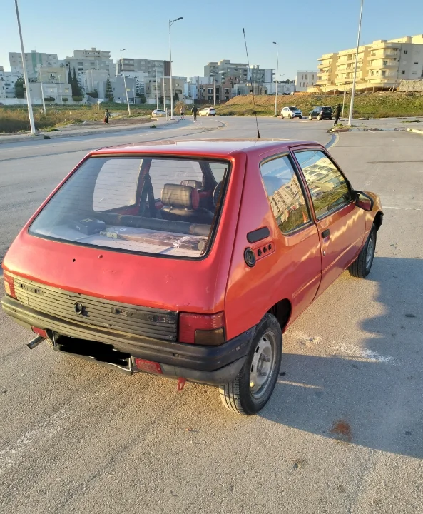 Peugeot 205 - Photo 10