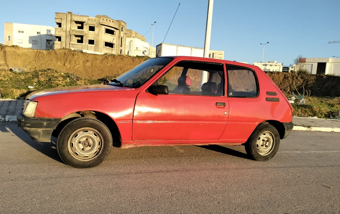 Peugeot 205 - Photo 9