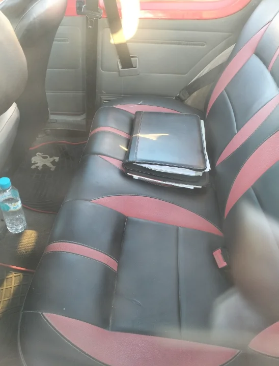Peugeot 205 - Photo 2
